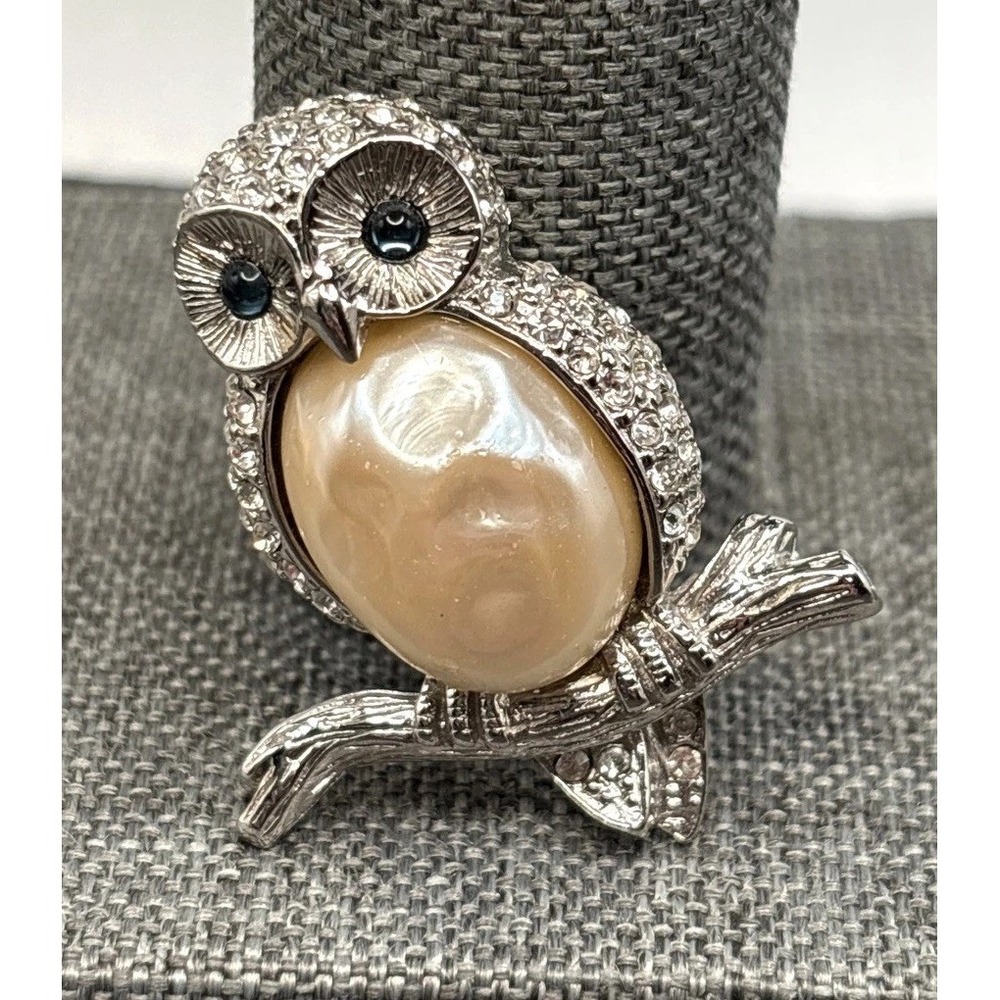 VTG Carolee Owl Brooch Faux Pearl Belly Rhinestone Pave Figural Pin Silver Tone